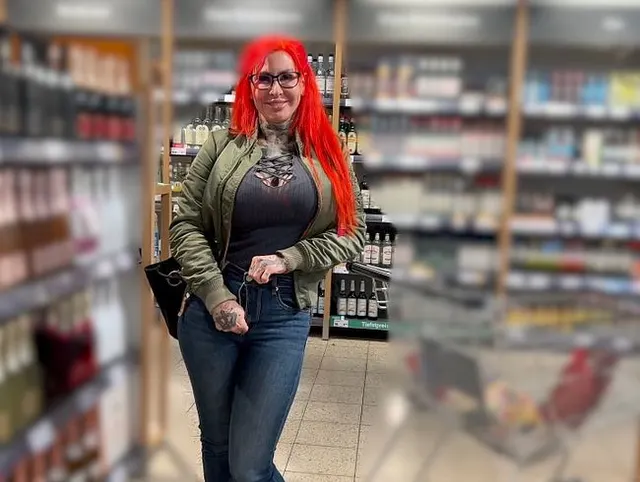 Spontanes Sexdate,Diesen Einkauf wird er so schnell nicht vergessen.