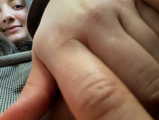 OMG hat er es gemerkt ?? Heimlich im Uber meine pussy bis zum Orgasmus gefingert!