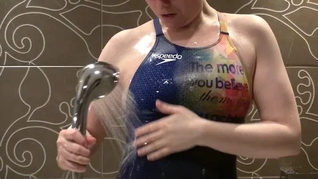Belie to wash my tight Japanese swim suit
