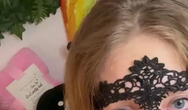 EXTREMFETISCH-GLITZER-ÜBERHEELS DAUERGIERIGER SQUIRT
