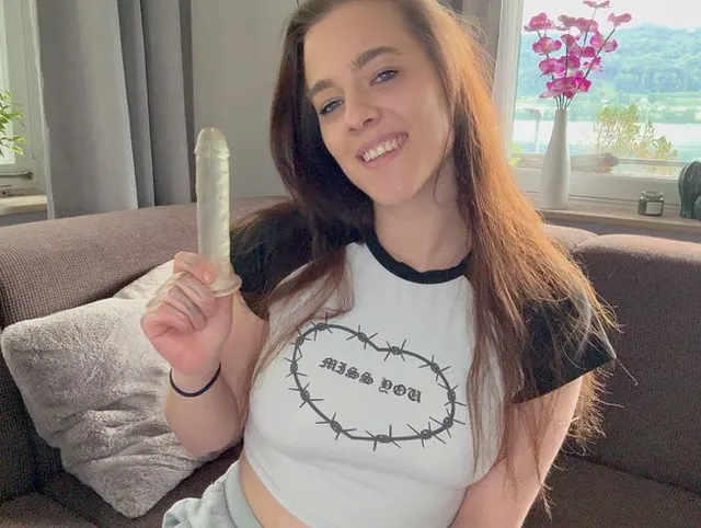 Wenn das mein Ex sieht? Zum1x mit einem Dildo selbst besorgt!