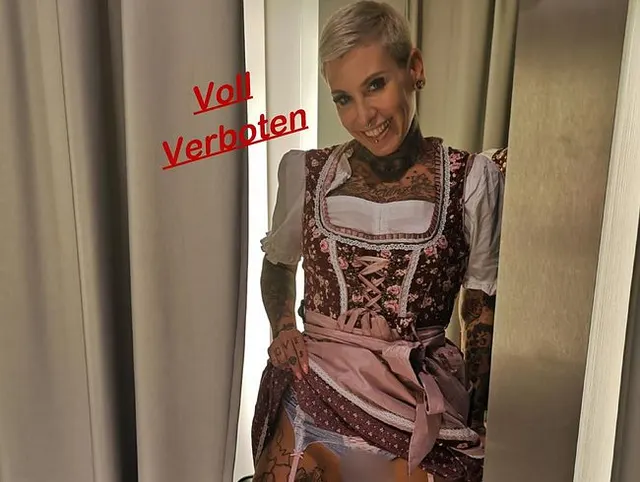 Voll Verboten!!Mein erstes mal in der Umkleide im Einkaufszentrum