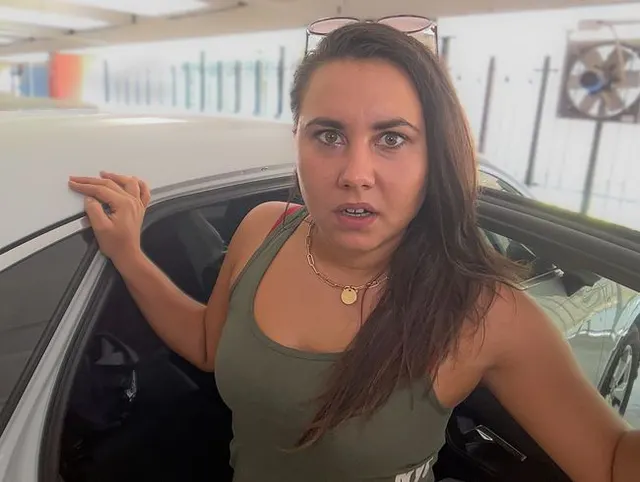 VORSICHT, TIEFGARAGEN-WETTE! 3-LOCH-TEENIE-AUFRISS oder STRAP-ON für seinen Arsch?