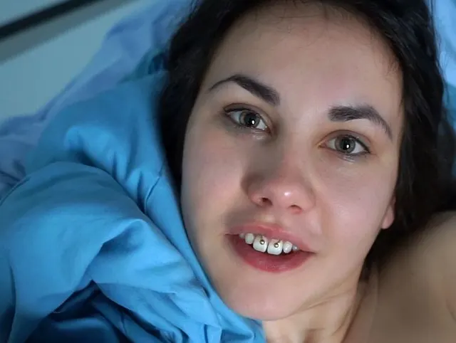 Ganz privater guten Morgensex! Ich lasse mir nach dem Aufwachen erstmal mein Löchlein stopfen!