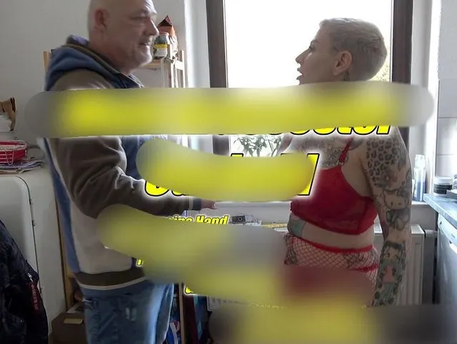 Mein krassester Cuckold!!er hlt meine Hand während der andere mich fickt